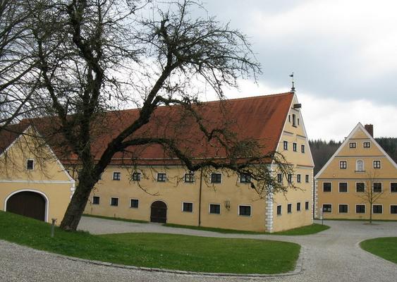 13-Oberschoenenfeld-museumsgebaeude.jpg