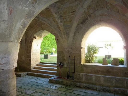 400-Chris06-Chapter_House__Abbaye_de_Beaulieu-en-Rouergue___2_.jpg