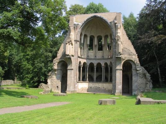 235-Jpetersen-Chorruine_Kloster_Heisterbach.jpg