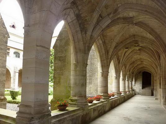 355-Chris06-Cloister__Abbaye_de_Loc-Dieu___1_.jpg