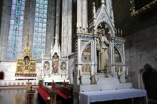 322-Heiligenkreuz_Abteikirche%%20Seitenaltaere.jpg