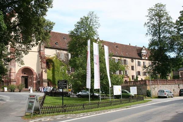 Rosenzweig-Bronnbach-800px-Kloster_Bronnbach_Westfassade_20070714.jpg