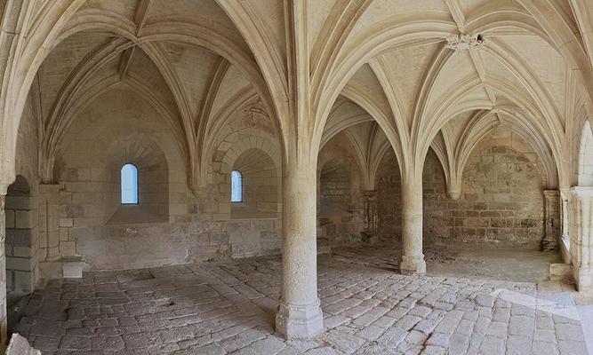 085-JLPC_Merpins_16_Abbaye_de_la_Frenade_Salle_capitulaire_2014.jpg