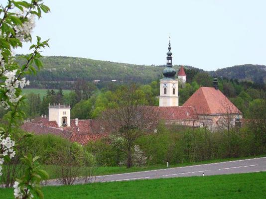 119-Heiligenkreuz_Wienerwald-Gesamtansicht-Stift%%%%202006.jpg