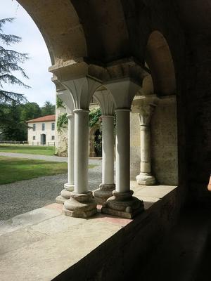 095-Jean-no-Abbaye_d_Escaladieu__restes_du_cloitre.JPG
