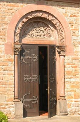 Saarn-Ruesterstaude-Kloster_Saarn-Portal.jpg