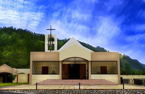 121-Jarabacoa-OCSO-Iglesia_frente_3.JPG