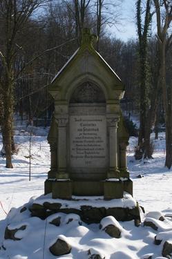 Caesariusgedenkstein-Heisterbach-Wikimedia-User-Tohma-kl.jpg