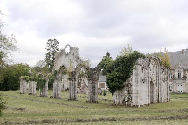 080-1024px-Blanchefosse-et-Bay__08_Ardennes__-_l__u2019Abbaye_de_Bonne_Fontaine_-_Photo_Francis_Neuvens.JPG