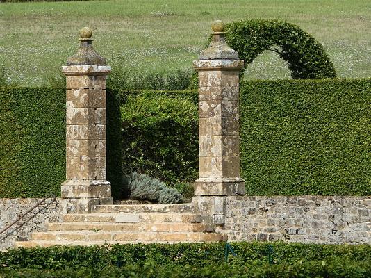 087-Christian_Dupre_-Abbaye_de_Fontmorigny_8_-_Jardins_1.jpg