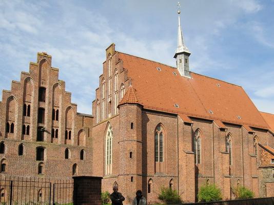 111-Gelbe-Kirche von Wienhausen.JPG