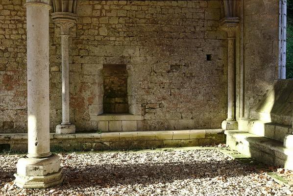 404-Stanzilla-Salle_capitulaire_Notre-Dame_de_Fontaine-Guerard.jpg