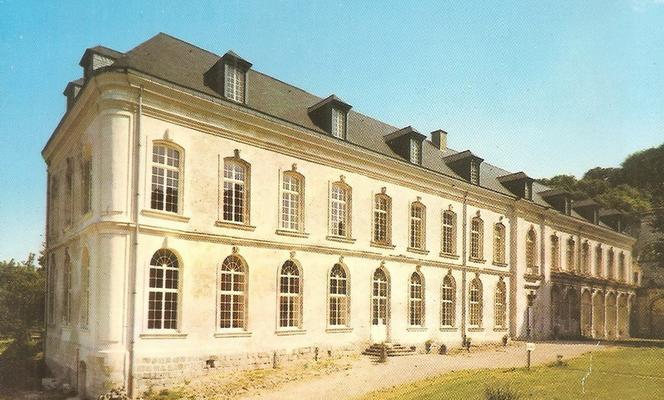085-Bycro_-Abbaye_du_Gard__batiment_abbatial_2.jpg