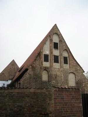 754-Gelbe_-_at_Rostock_Heilig_Kreuz_Kloster_a_21.jpg