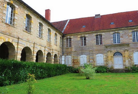 085-Aimelaime_commonswiki_-Lachalade_le_cloitre.JPG
