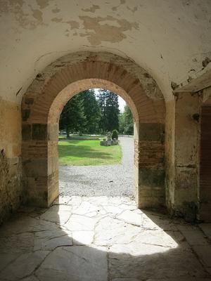 096-Jean-no-Abbaye_d_Escaladieu__porte_du_parloir.JPG