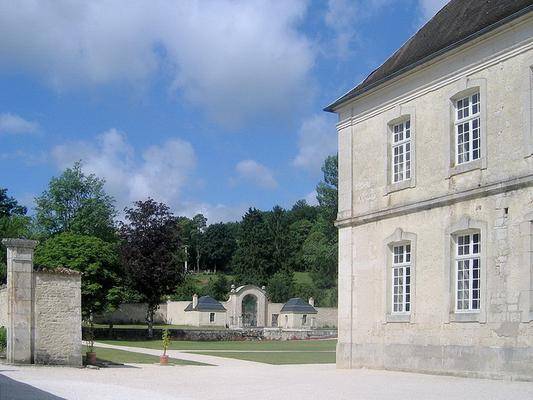 091-rene_boulay-Haute-Marne_Auberive_Abbaye_-_panoramio.jpg
