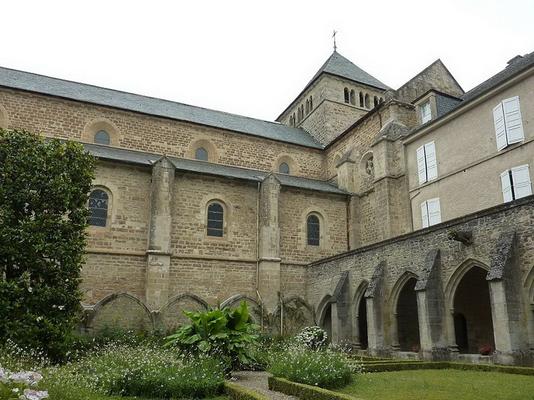 353-Chris06-Cloister__Abbaye_de_Loc-Dieu___6_.jpg
