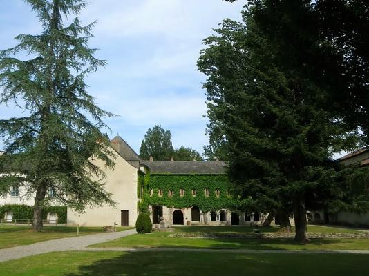 089-Jean-no-Abbaye_d_Escaladieu__vue_exterieure__3_.JPG