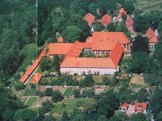 Kloster_Isenhagen__Foto_G._Foerster_.jpg