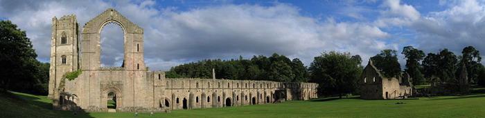 950px-Fountains_Abbey_view_crop1_2005-08-27.jpg