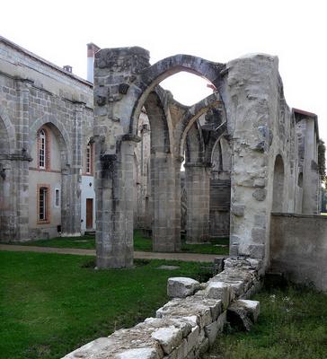 080-Patrick_Boyer-Puy-Guillaume_Abbaye_de_Montpeyroux.jpg