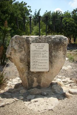 Latroun-memorial-Tibhirine-kl.JPG