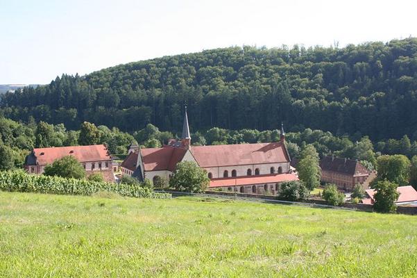 Rosenzweig-Bronnbach-800px-Kloster_Bronnbach_Gesamtansicht_von_Norden_20070714_2.jpg