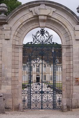 090-Nick-Gate_to_the_Chateau.jpg