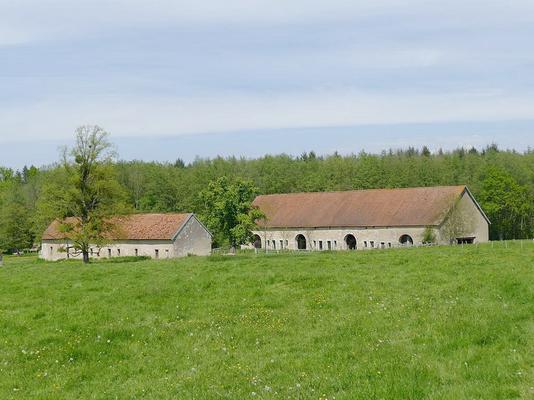 099-Neuvelle-les-Ginette_Mathis-La-Charite_-_granges_de_l_abbaye_cistercienne_Notre-Dame-de-la-Charite_01.jpg