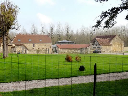 083-P.poschadel-Bailleul-sur-Therain__60___abbaye_de_Froidmont__communs.jpg