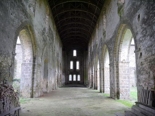 170-Simon_de_l_Ouest-Abbaye_de_Clermont_-_nef.JPG