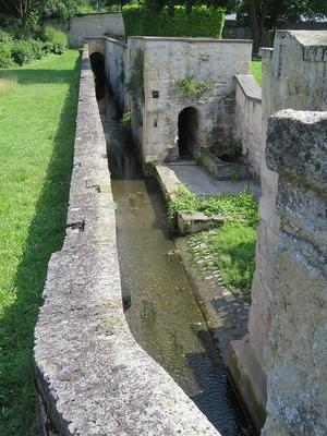 092-VVVCFFrance_-_Canal_de_l_abbaye_de_Maubuisson_2.jpg