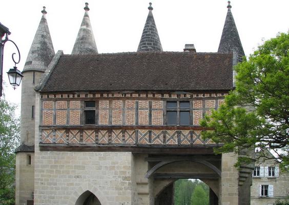083-TCY_-Longpont__colombage_de_la_porte_fortifiee.jpg
