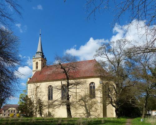 110-Ivenack_Erell-Kirche_Suedseite.jpg