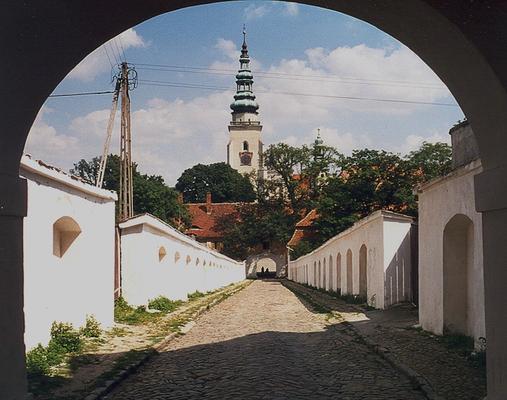 123-Henrykow-Tomann-henrykow_allee_zur_kirche.jpg