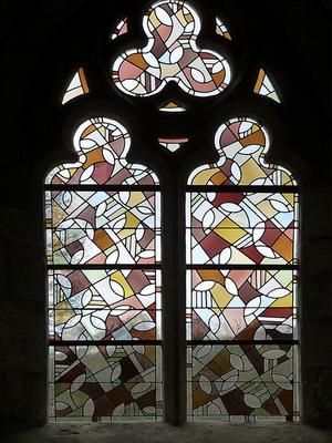 277-Vitrail_de_l_une_des_chapelles__abbaye_de_Boquen_-Therese_Gaige.jpg