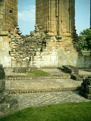 Byland-Kirche-Ostkapelle.jpg