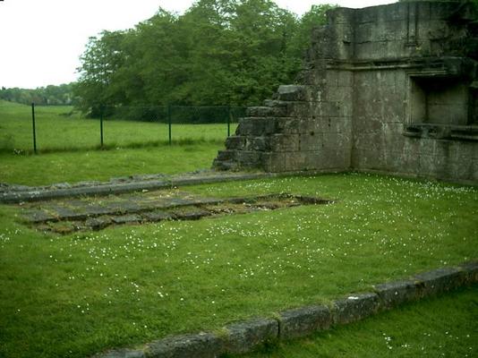 Roche-Altarfundament-Piscina.jpg