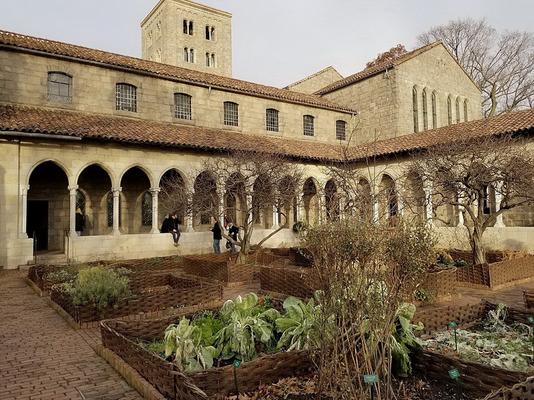 200-Antigng-The_Bonnefont_Cloister_garden__December_2018.jpg