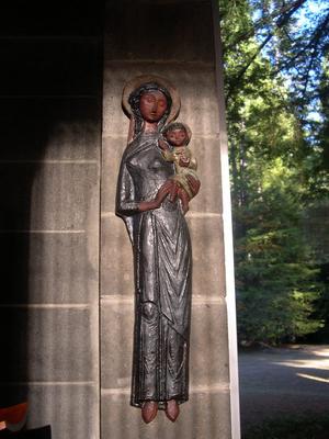 300-Redwoods-OCSO-Mary_in_the_Church_with_sun.JPG