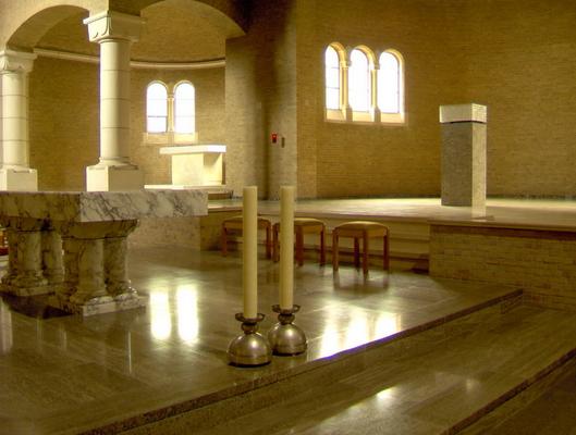 204-Nazareth-OCSO-2.5._Eglise_Interieur_vers_l_autel-tabernacle.JPG