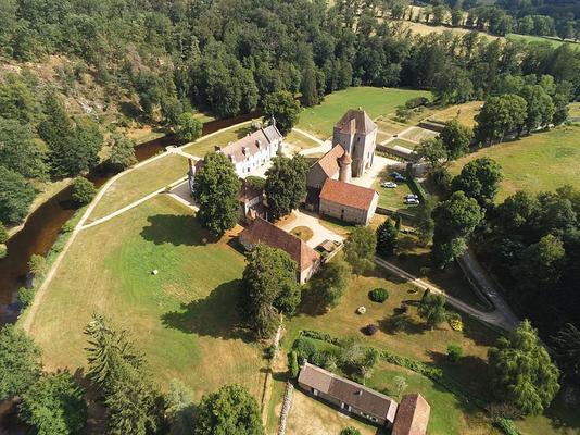 079-JVAZFRousseau-1024px-Vue_aerienne_Nord-Sud.jpg