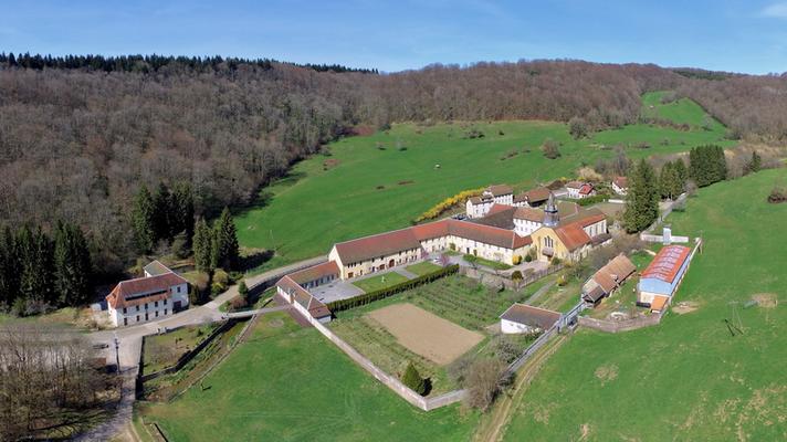 082-JGS25_-Chaux-les-Passavant__l_abbaye_de_la_Grace-Dieu.jpg