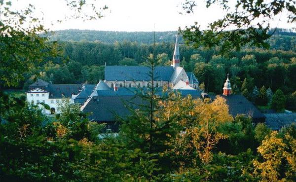 105-Marienstatt-Gesamtansicht_nach_Sueden.JPG