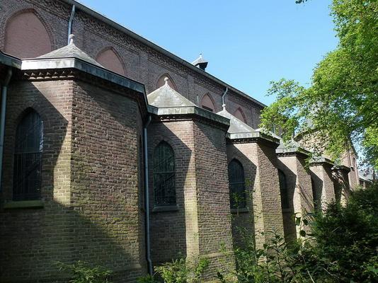 81-Echt-Havang-nl_kerk_exterieur__rij_zijkapellen.JPG