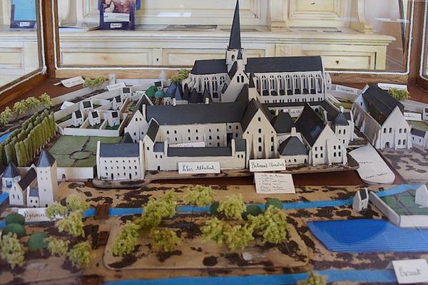 100-Chatsam-Maquette_de_l_abbaye_de_Vaucelles_02.jpg