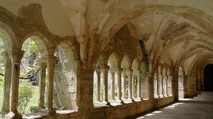 355-galerie_superieure_aujourd_hui_disparue.-Cloitre_de_l_Abbaye_de_Sylvanes.jpg
