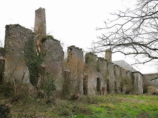 775-Simon_de_l_Ouest-Abbaye_de_Clermont_-_communs_vus_de_l_exterieur.JPG