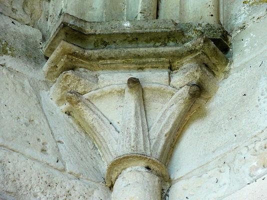 223-Pierre_Poschadel-est__chapiteau_1.jpg